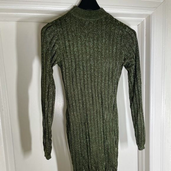 Dress, - Picture 3 of 3